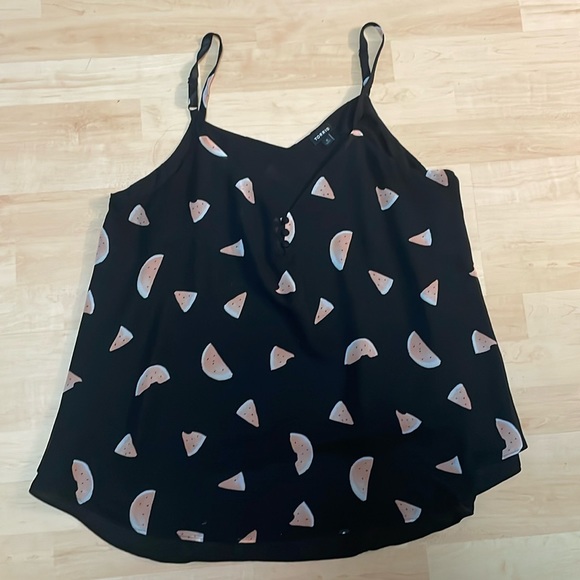 Torrid tank - Picture 1 of 2